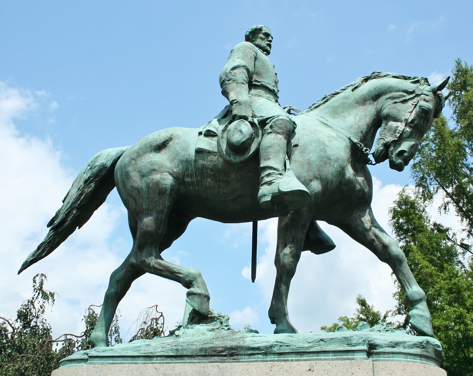 Equestrian soldier robert e lee