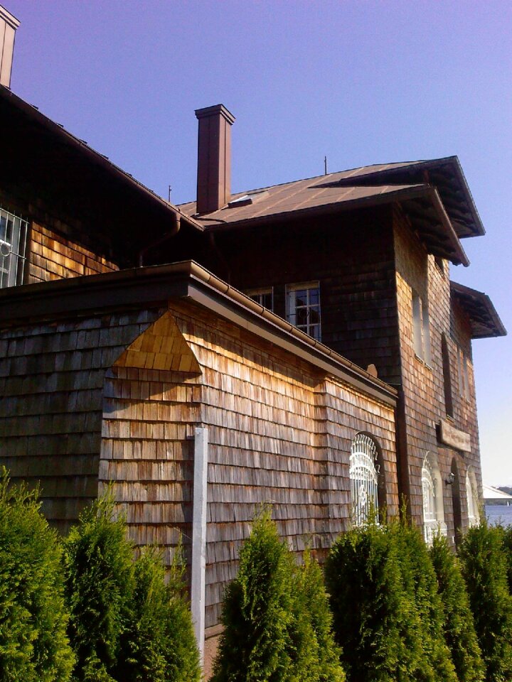 House wood trim chalet