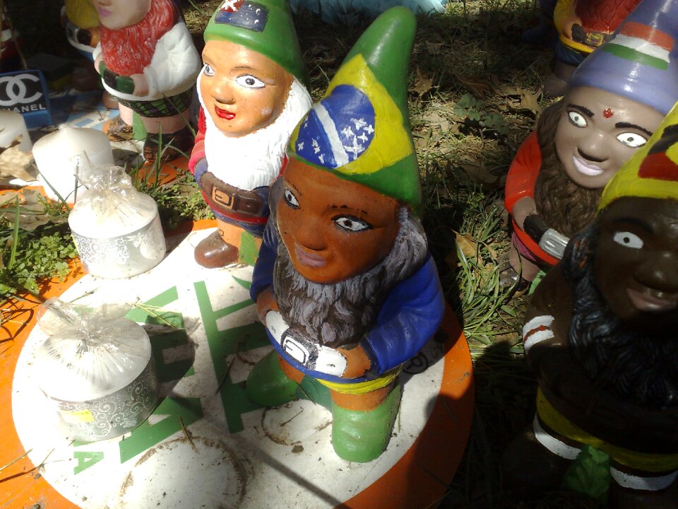 Little gardening ornament