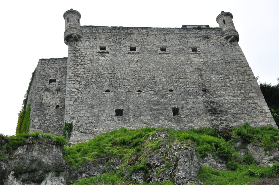 Monument poland pieskowa skała castle
