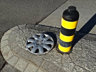 Pillar signal tower wheel cover