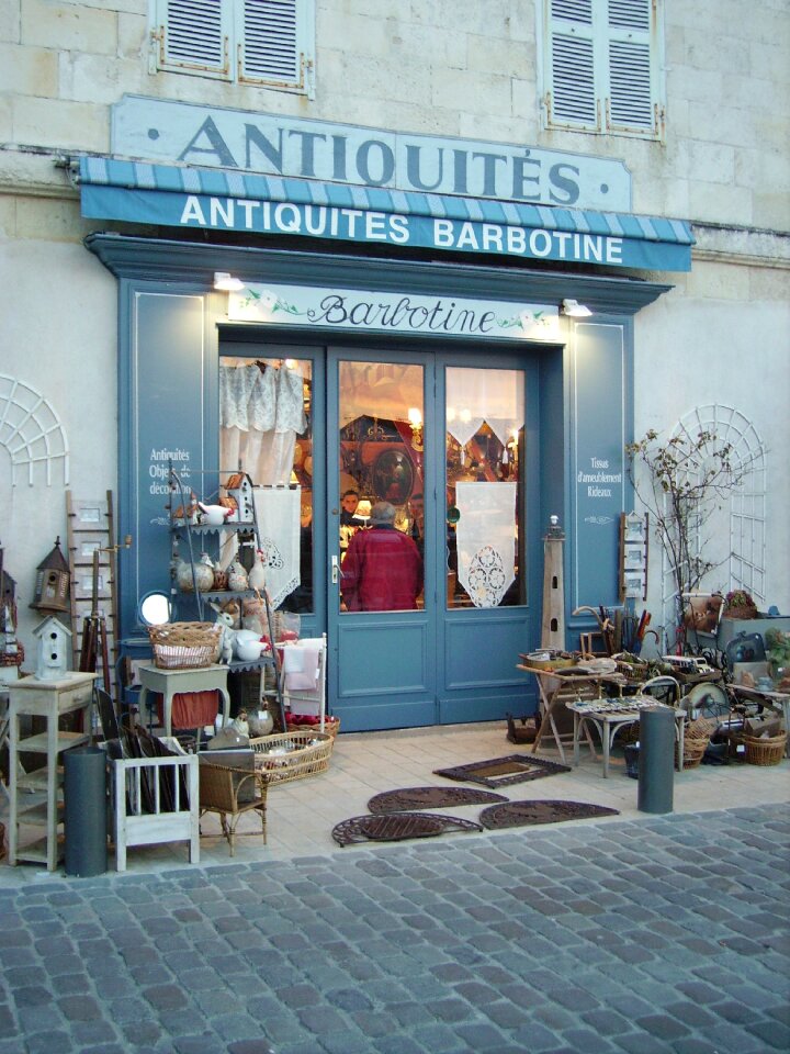 Ile de ré shop antique