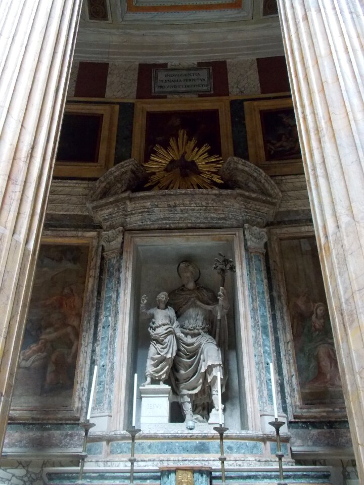 Architecture roman monument