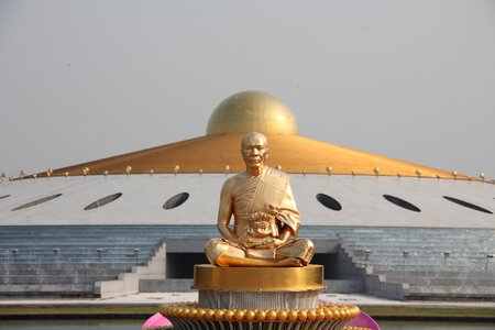 Buddhism phramongkolthepmuni dhammakaya pagoda photo