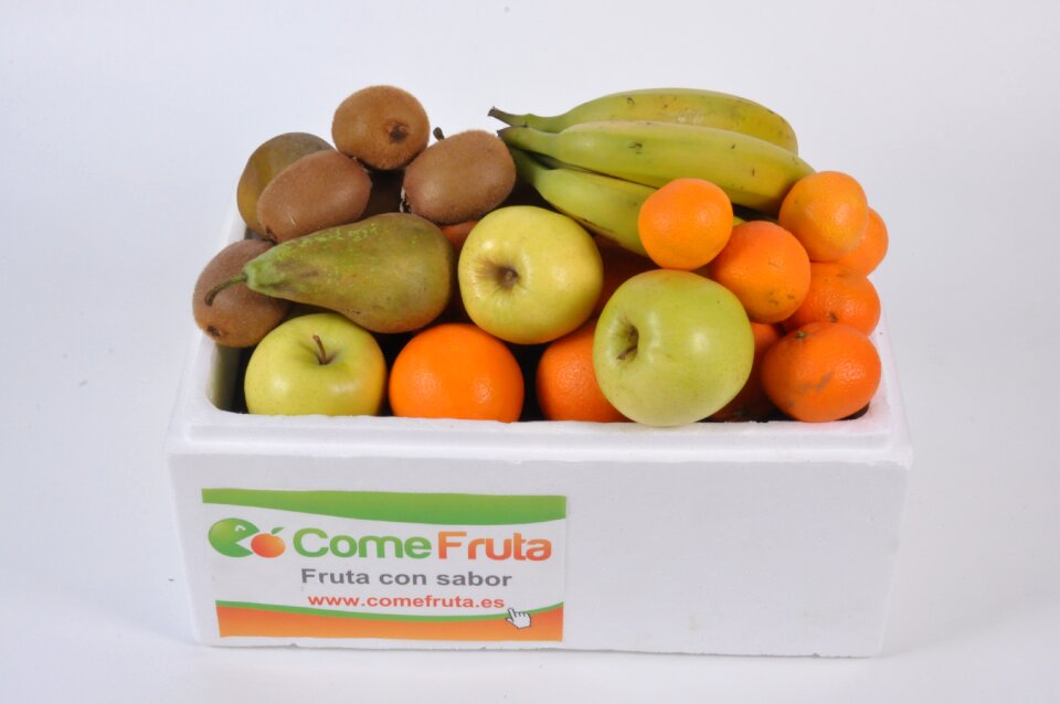 Kiwi tangerine apple