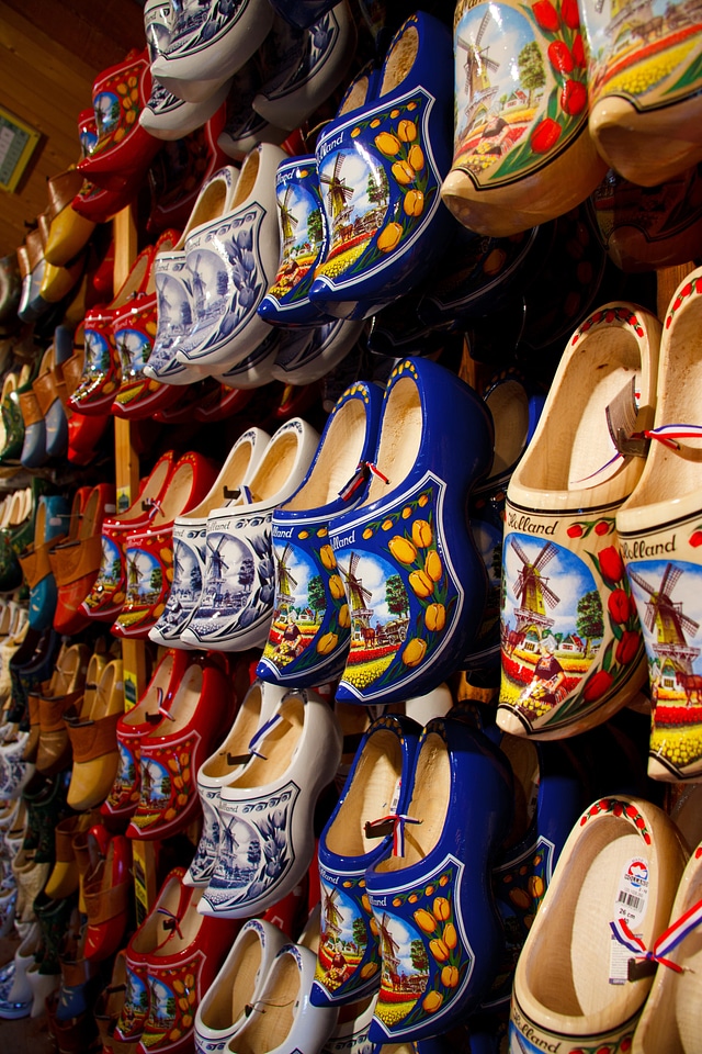 Craft dutch footwear