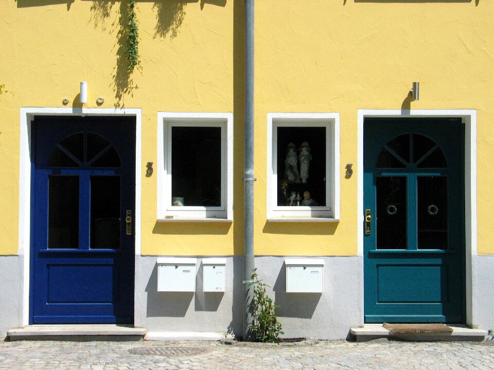 Input front door house entrance photo