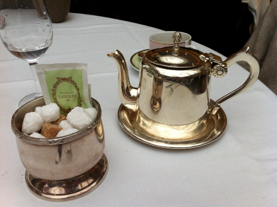 Tea pastry merenda