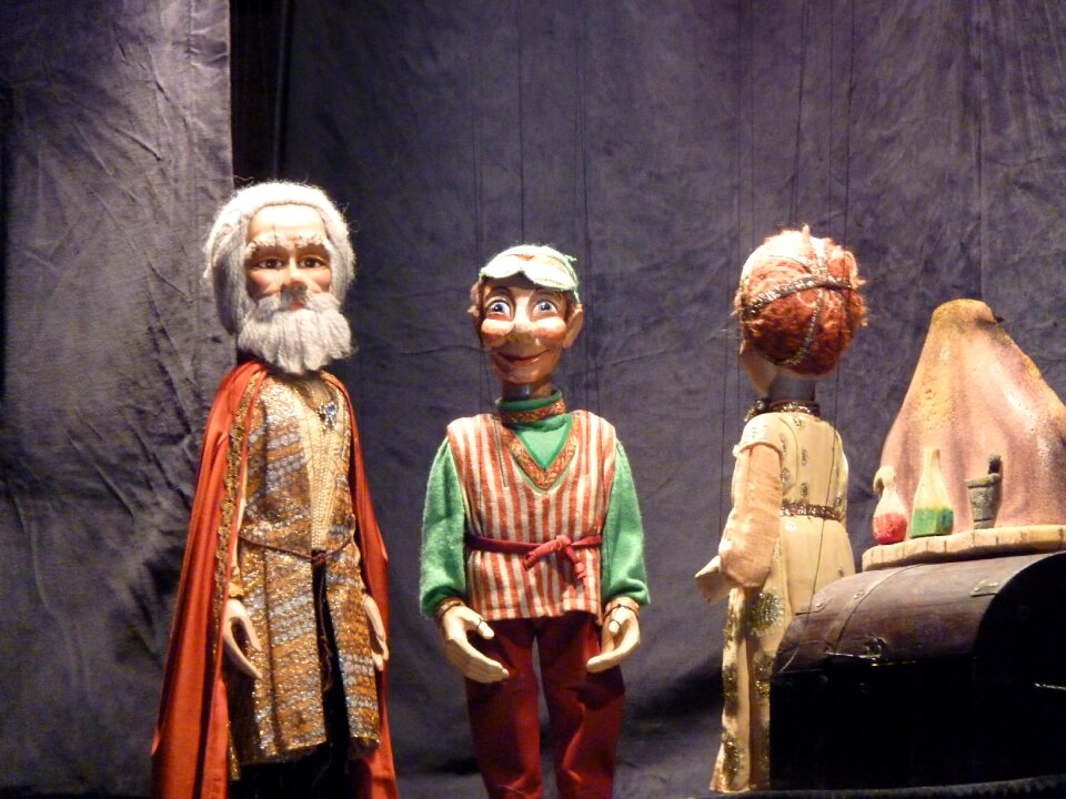 Toy performance fairy tale