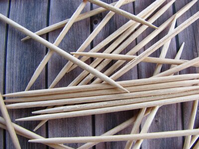 Wood pointed dental hygiene