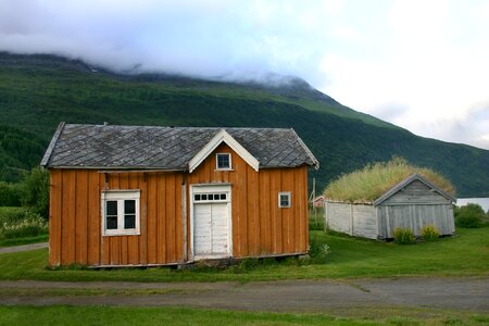 House fog mountain photo