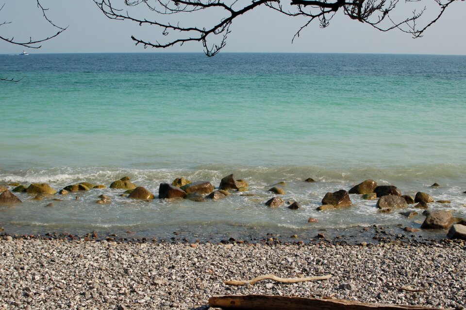 Pebble ocean horizon