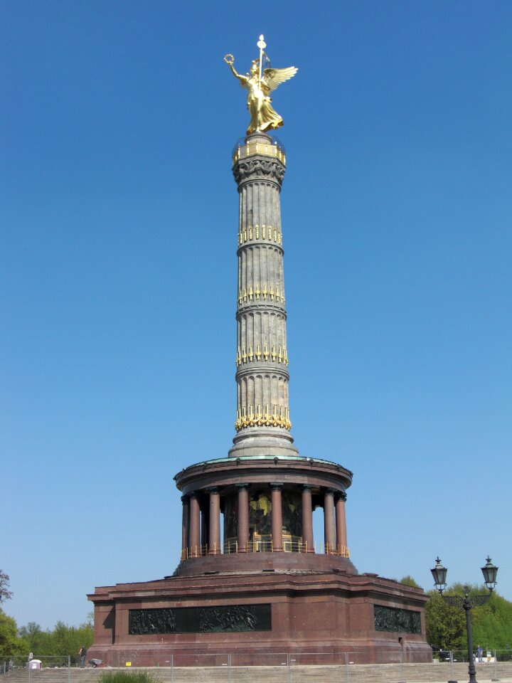 Monument gold else attraction