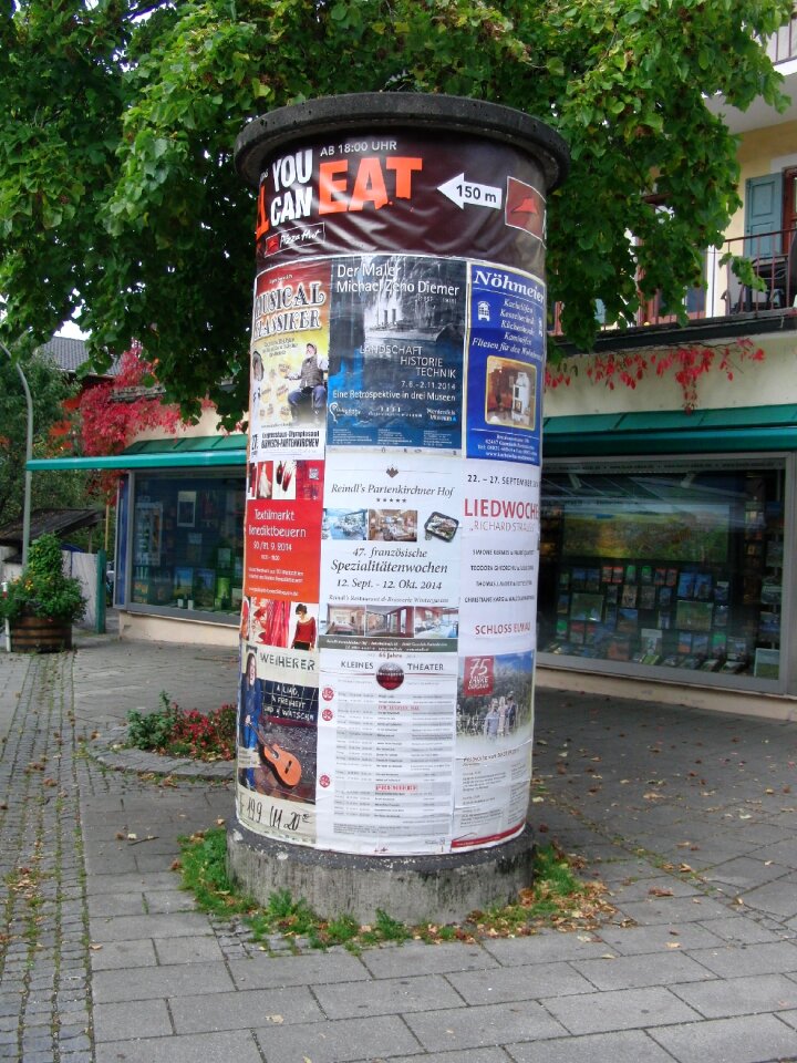 Notice wih advertising medium