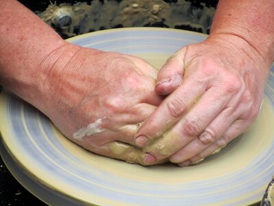 Pottery potter's wheel crock
