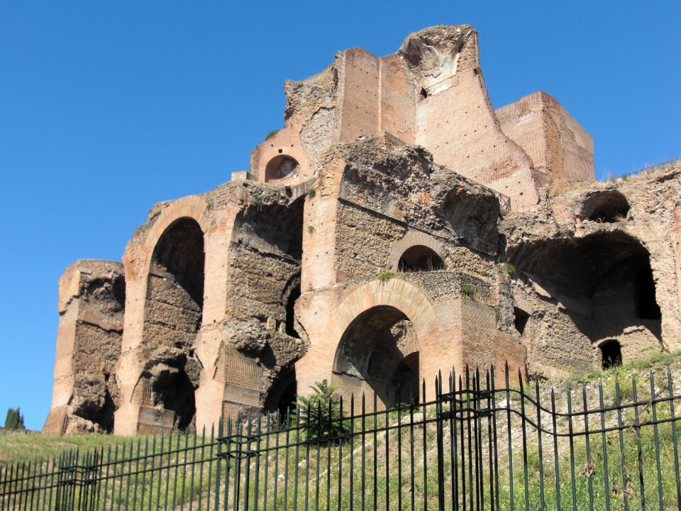 Romans old architecture