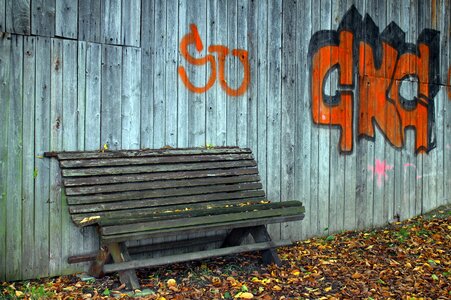 Bench out wood