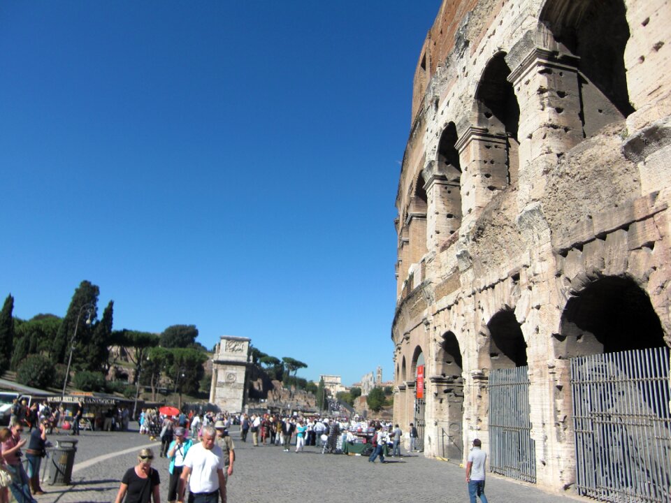 Roman building romans