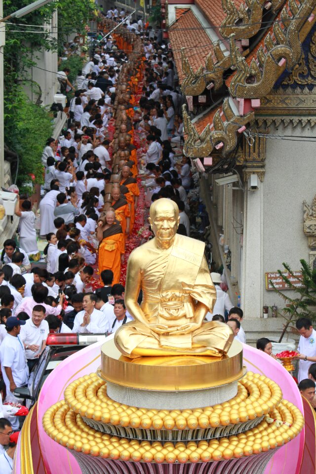 Buddhism phramongkolthepmuni dhammakaya pagoda