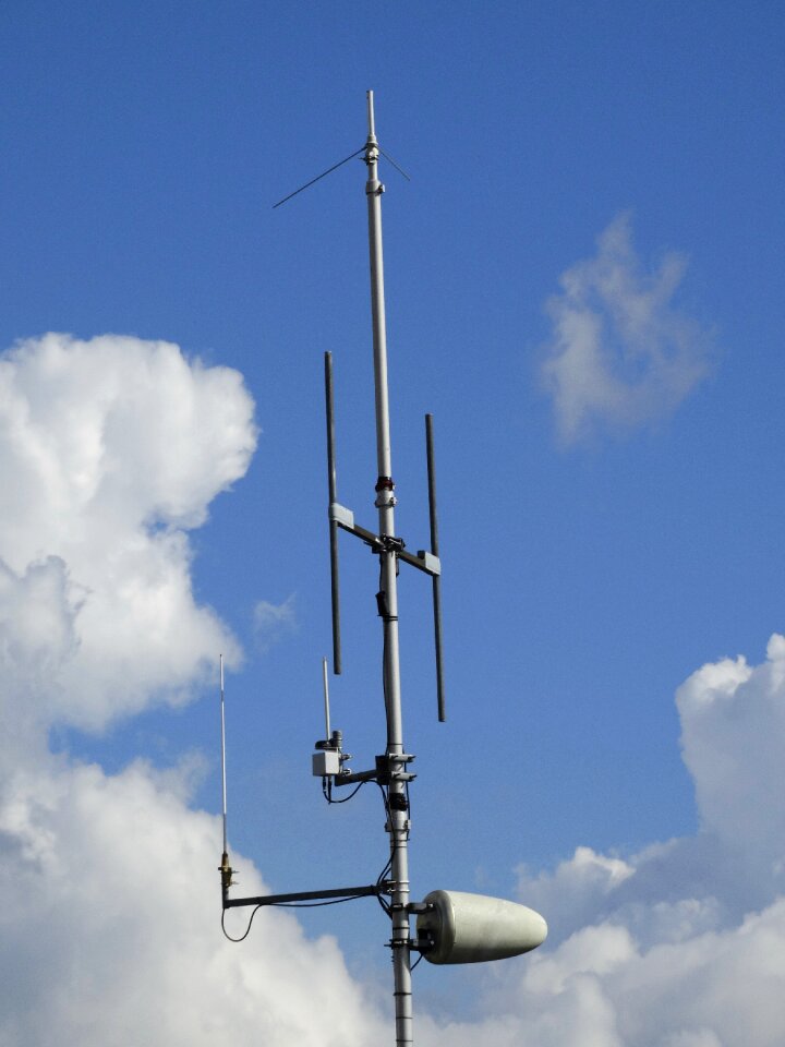 Radio antenna transmission antenna mast