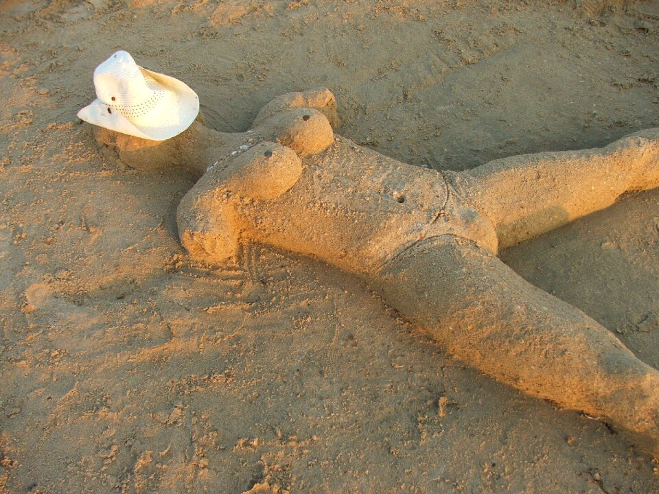 Humor figure of sand funny