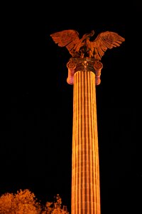 Aguascalientes column night