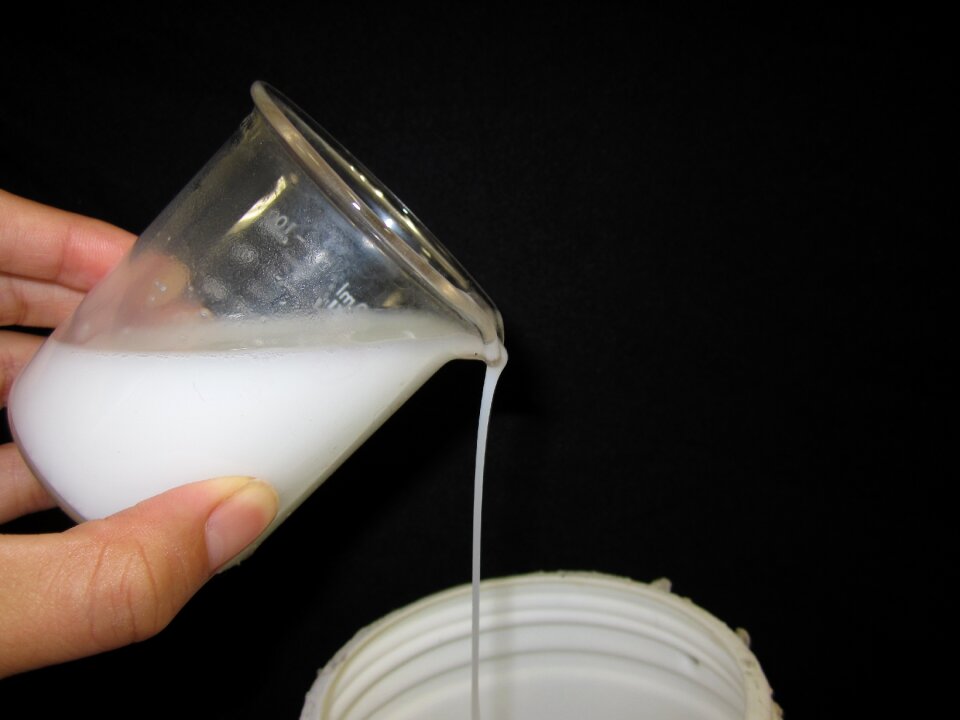 Liquid beaker white