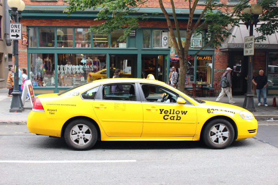 Seattle taxis yellow car