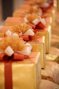 Package ribbon orange presentation