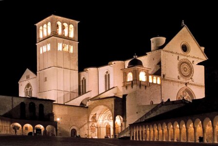 Umbria ferragosto cloister
