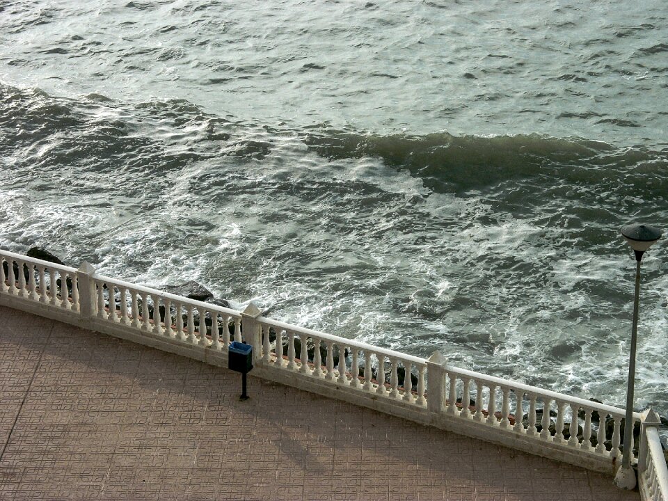 Promenade alicante beach