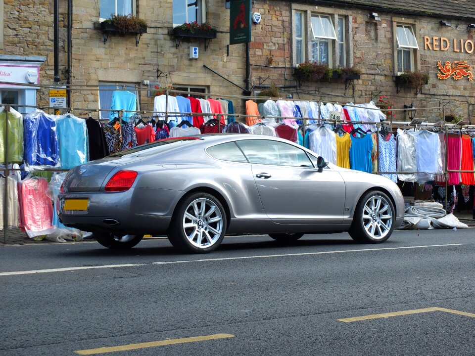 Vehicle automobile luxury