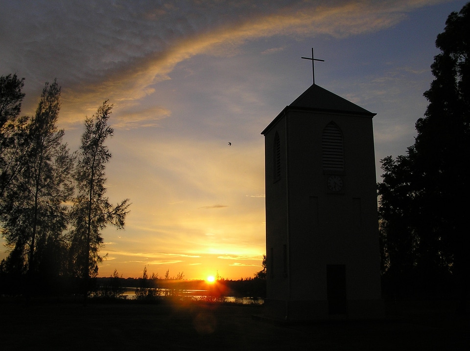 Cross old castlereagh