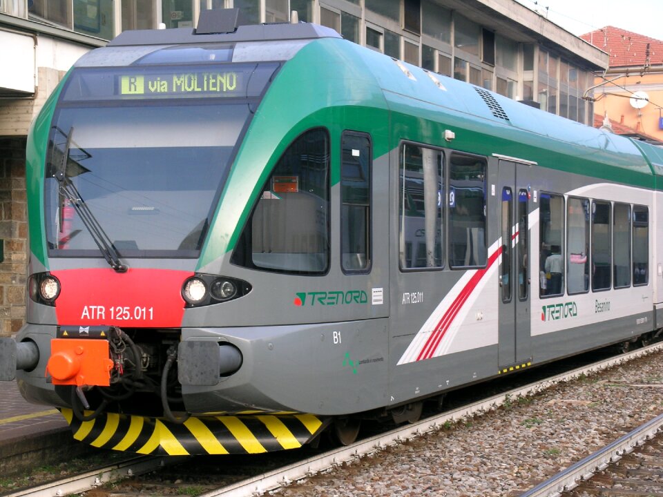 Train locomotor railroad