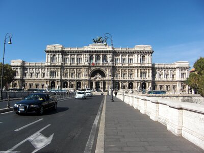 Palazzo di giustizia courthouse court