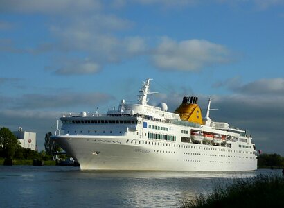 Shipping crusaders costa voyager