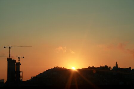 Sunrise baukran hill