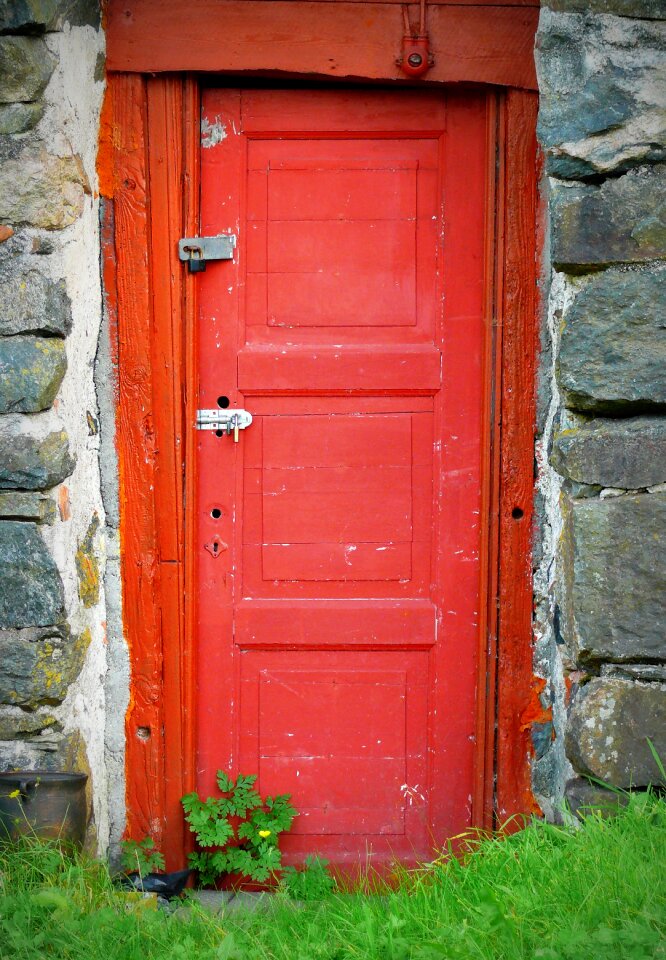 Masonry red door architecture