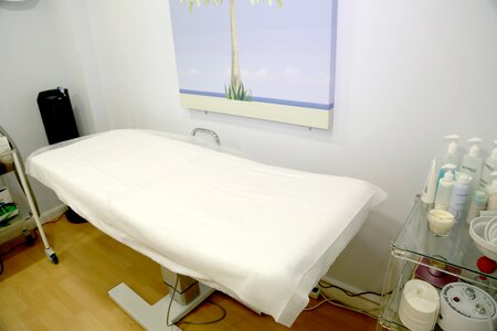Treatment room consultation photo