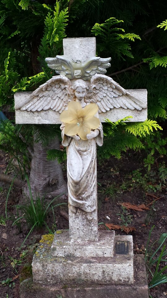 Religion cemetery statue