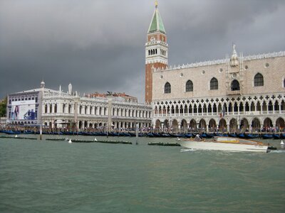 Building italy doge's palace photo