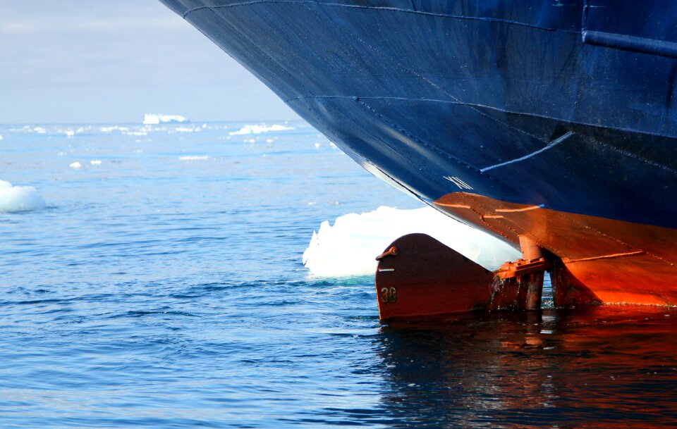 Acts rudder sea greenland