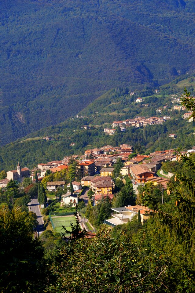 West bank mountain views montecastello