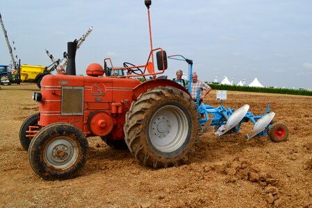 Agriculture work red