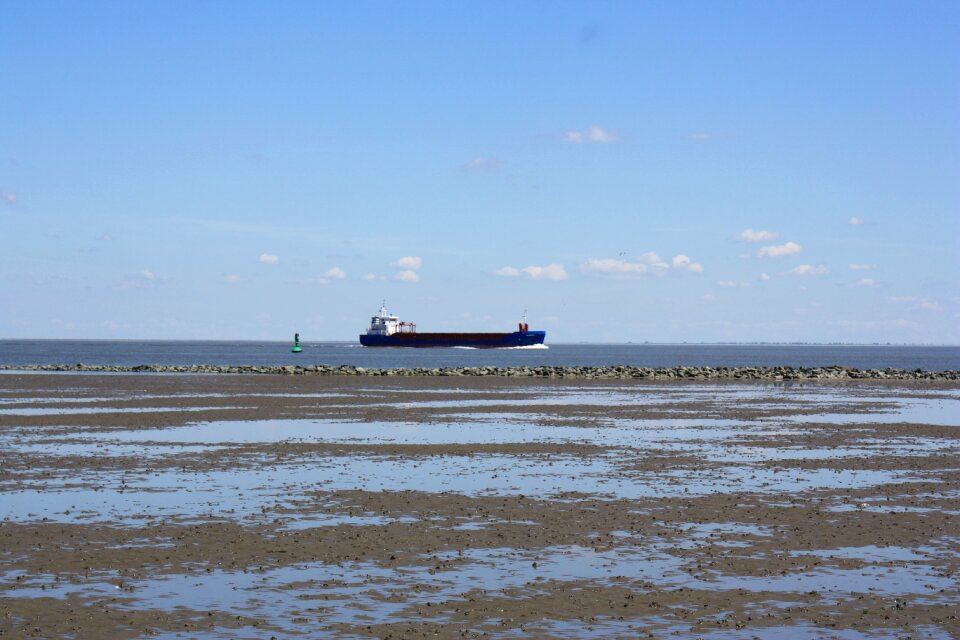 Ebb watts container ship