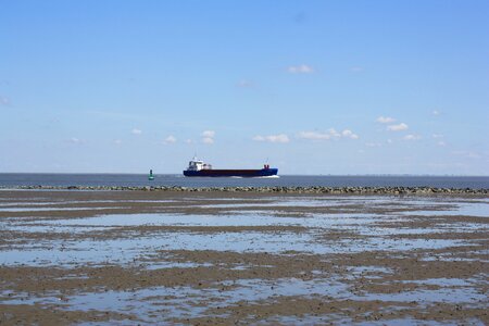 Ebb watts container ship photo