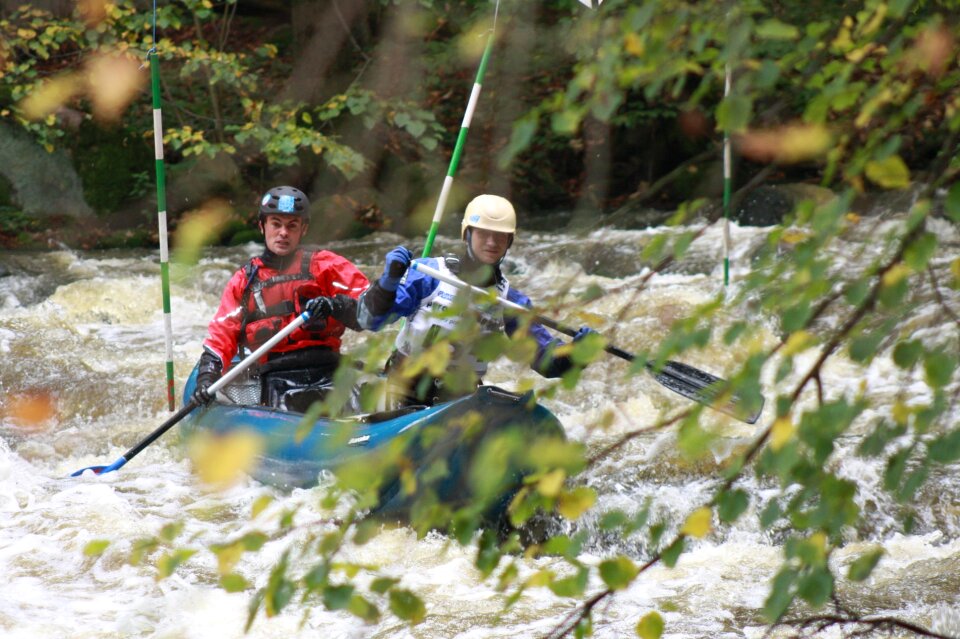 Paddle white water wild water