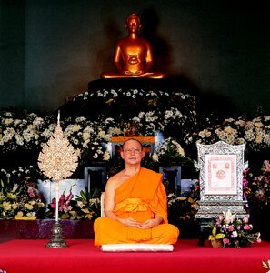 Phra dhammakaya temple dhammakaya pagoda