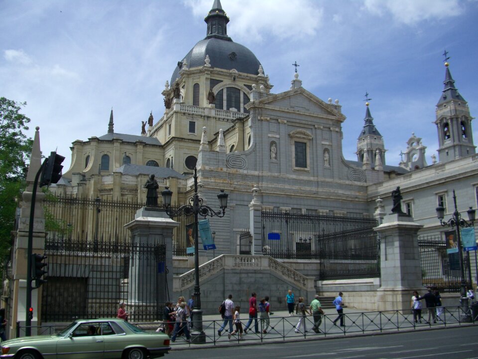 Madrid cathedral city centre
