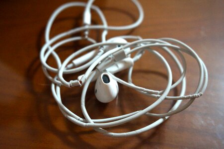 Apple earphone